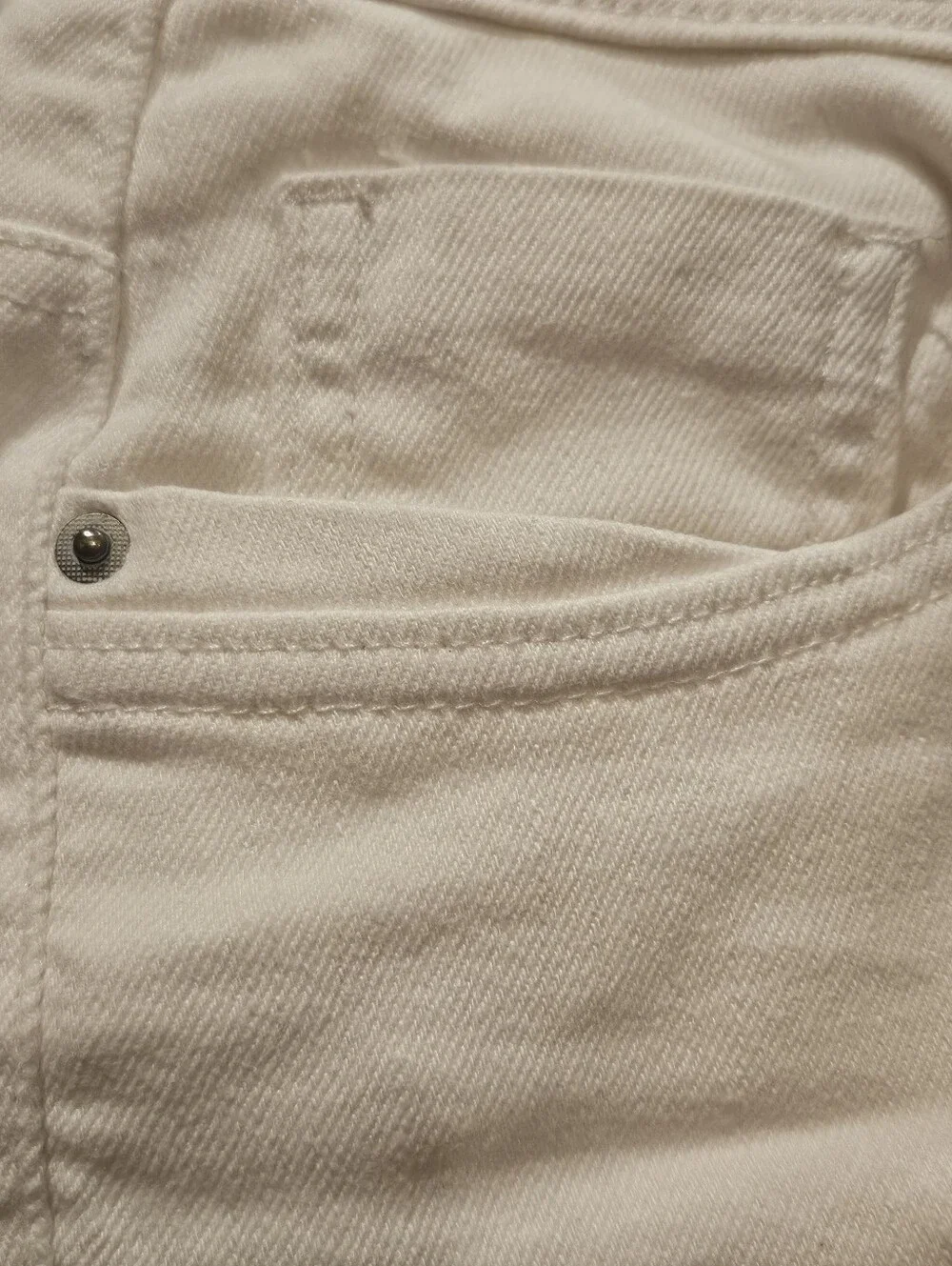 Levi's Classic Women's Bermuda Jean Shorts, White - Size 10